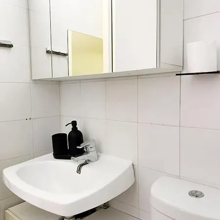 Daire Piece Cosy A 5 Min De La Tour Eiffel A Pied Paris